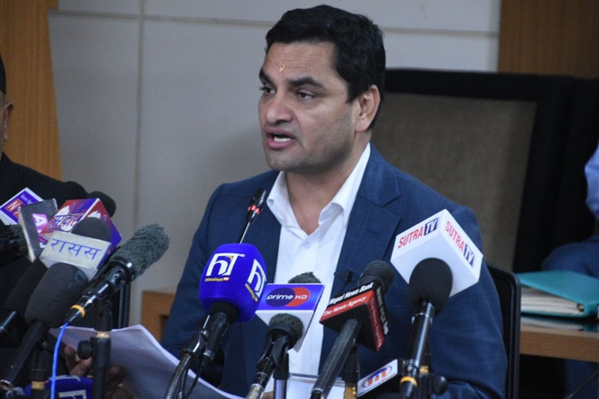 हामी हुँदा स्वास्थ्य बीमा बन्द भएको थिएन, यो सरकारले पनि बन्द हुन दिनु हुँदैनः प्रदीप पौडेल